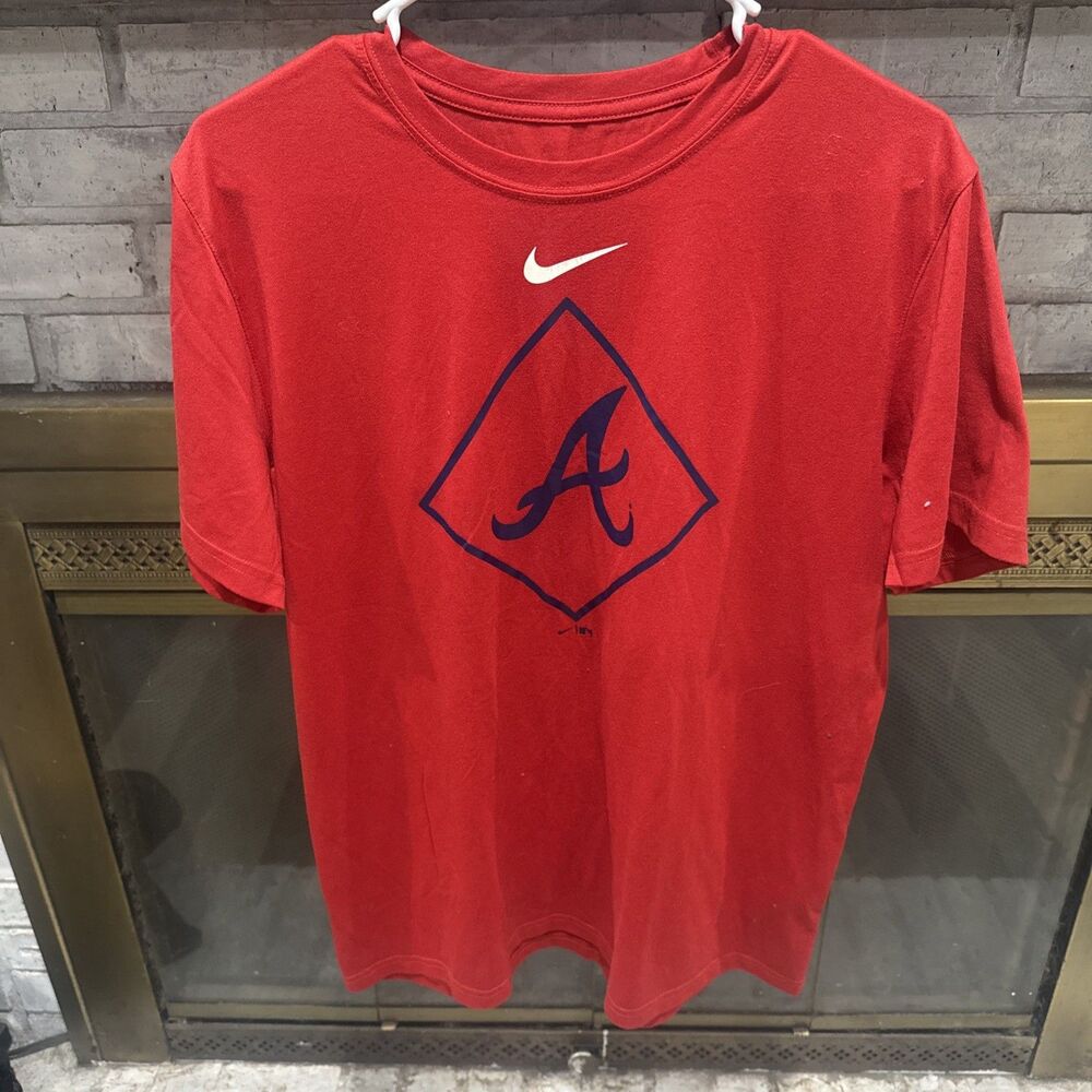 Nike Large Atlanta Braves Tshirt